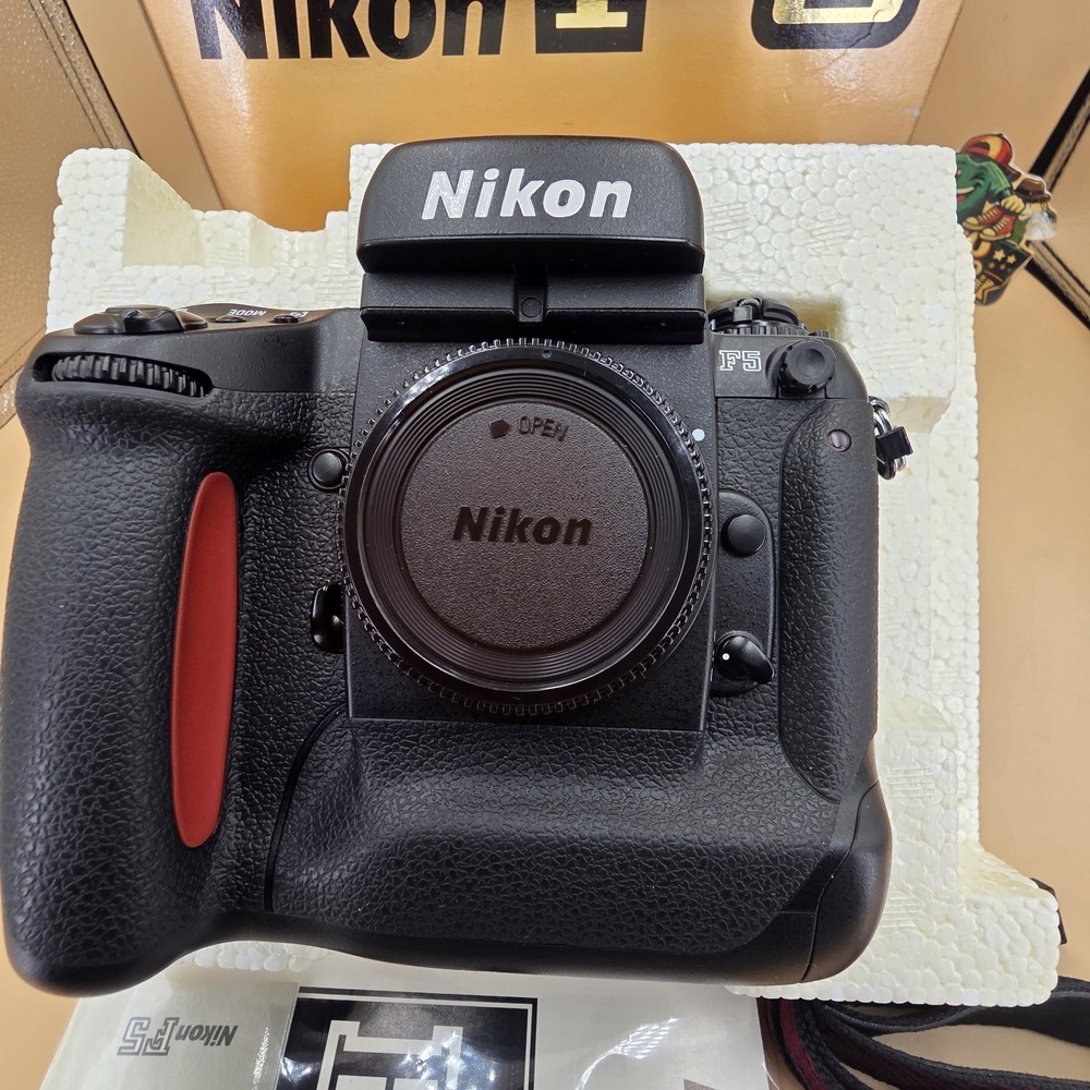 Nikon F5 35mm SLR Film Camera Body Black Auto/Manual Focus Meter New In Box
